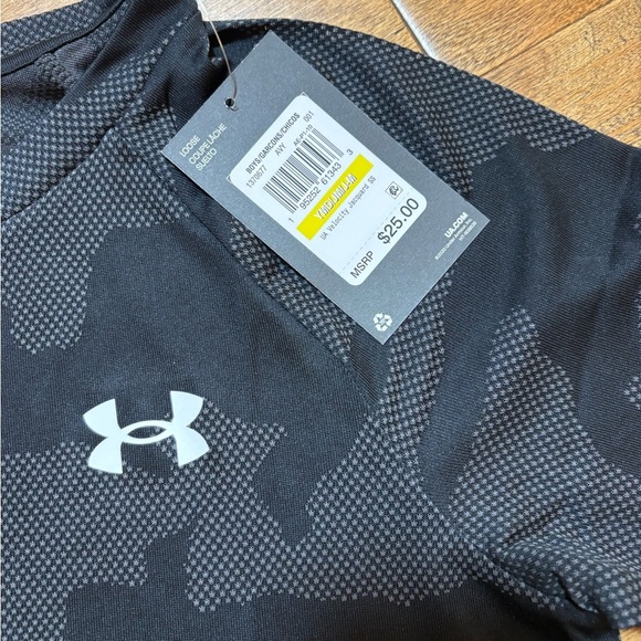 Under armour shirt new with tags - Picture 2 of 4